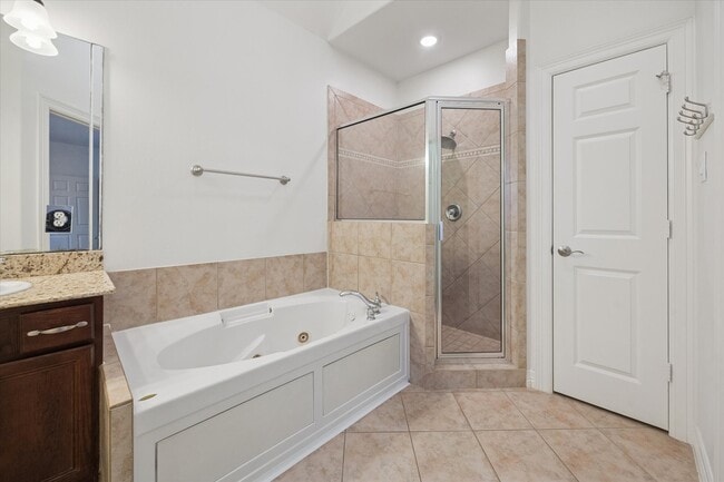 Building Photo - 3313 New Garden View Ln