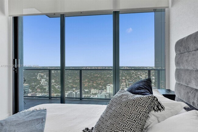 Building Photo - 1000 Brickell Plaza