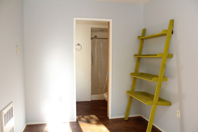 Building Photo - Lovely 3 Bed, 2 Bath Townhouse in North Tabor