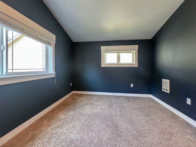 Building Photo - 2Bd/3Ba Seattle Townhouse