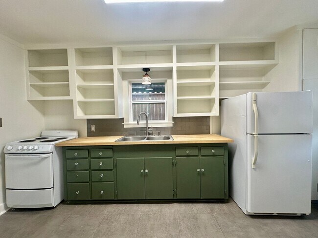 Building Photo - 3309 22nd St