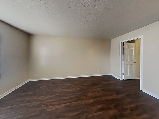 Building Photo - 460 Brookview Drive