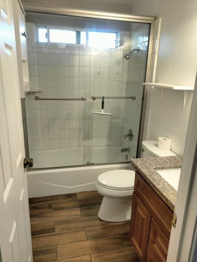 Building Photo - Charming 1 Bedroom/1 Bath Apartment