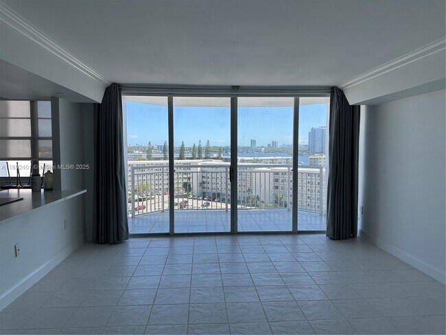 Building Photo - 18021 Biscayne Blvd