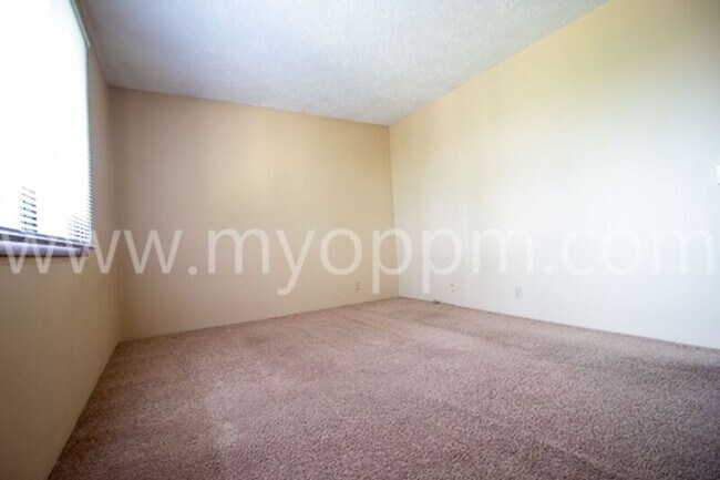 Building Photo - 8620 N 31st St