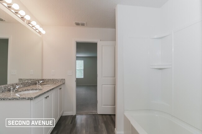 Building Photo - 10774 N Academy Dr