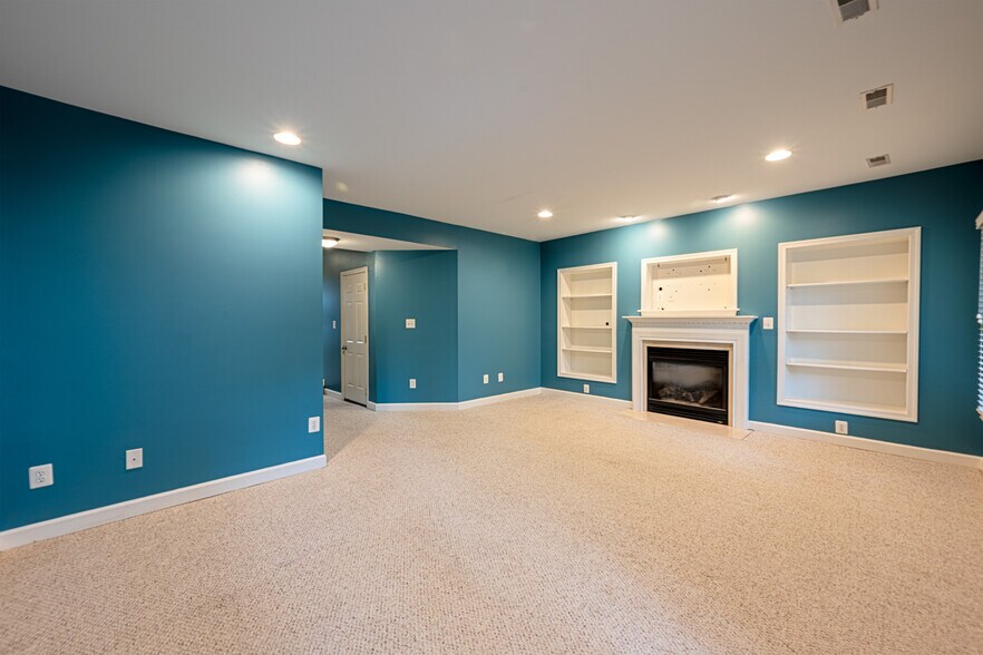 Building Photo - 43148 Katama Sq