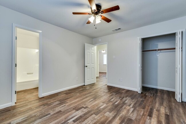 Building Photo - 124 W William Cannon Dr