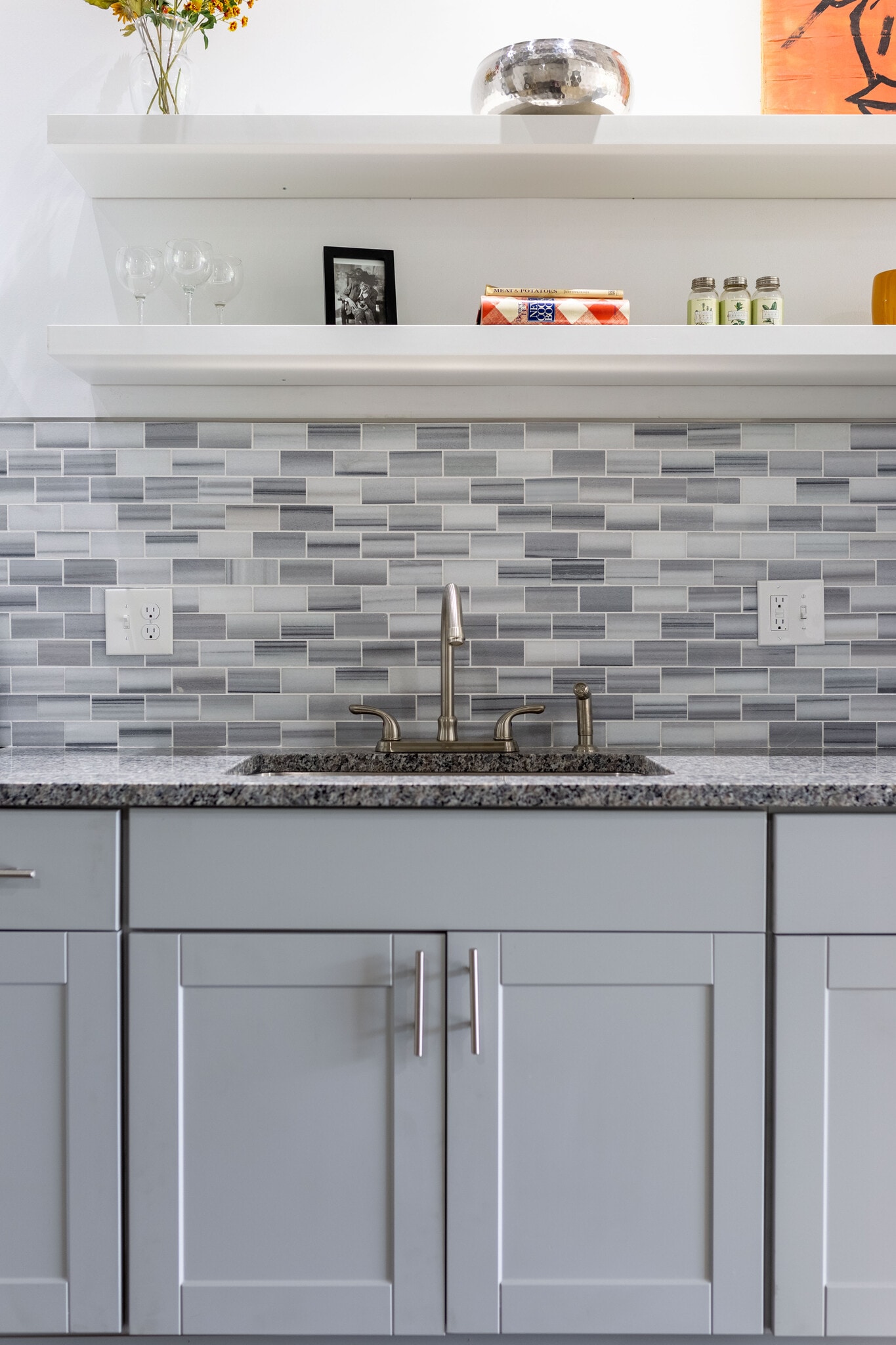 Building Photo - 470 Brainard St