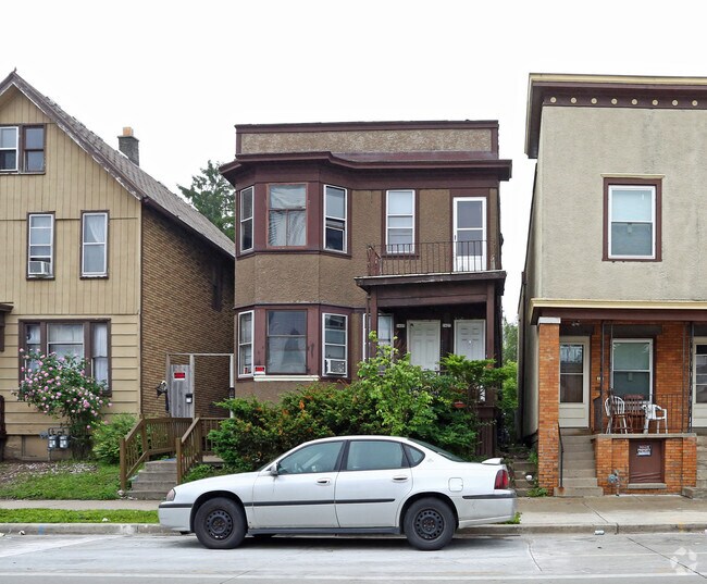 1425 W Greenfield Ave 1425 W Greenfield Ave Milwaukee WI 53204