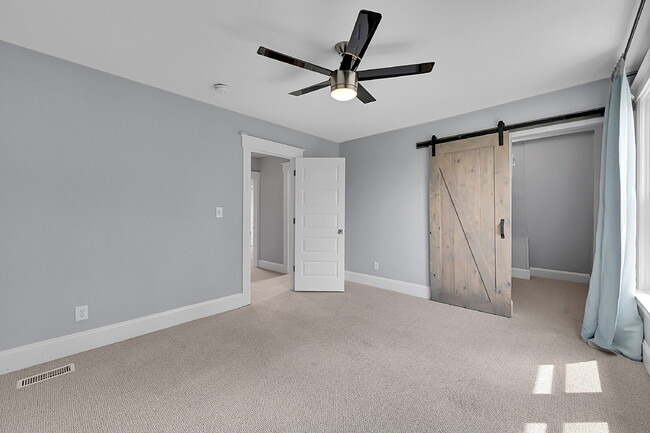 Building Photo - $3,595 - 3 Bed, 2 Bath Updated Home In Den...