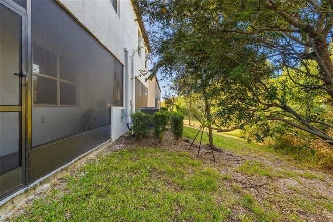 Building Photo - 621 Royal Empress Dr