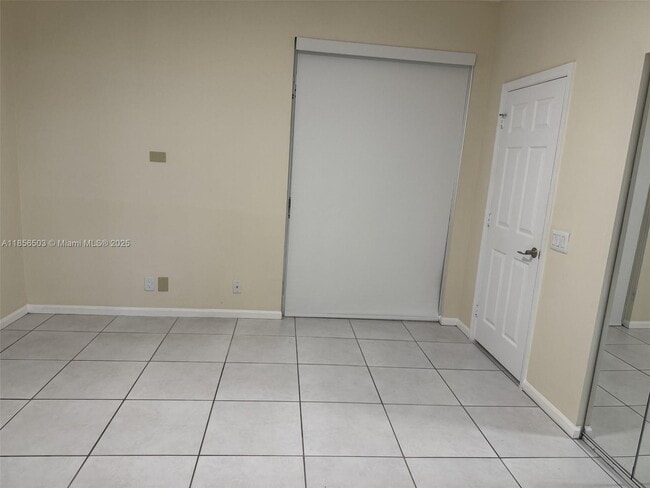 Building Photo - 959 Falling Water Rd