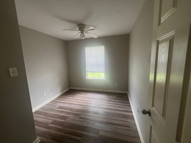Building Photo - Nice 3 Br. 2 Bath home in Ward