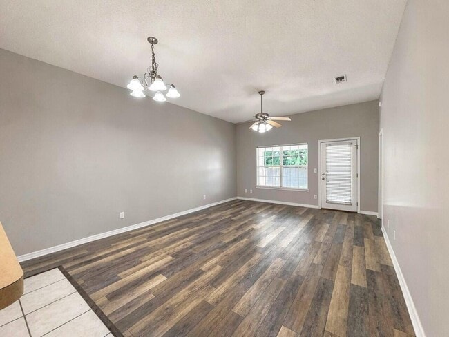 Building Photo - 697 Ferguson Dr