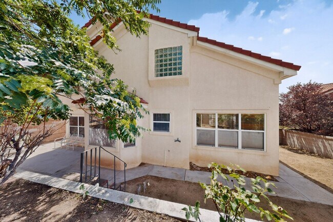 Building Photo - 8908 Henriette Wyeth Dr NE