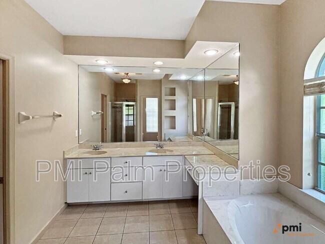 Building Photo - 2820 SE Melaleuca Blvd