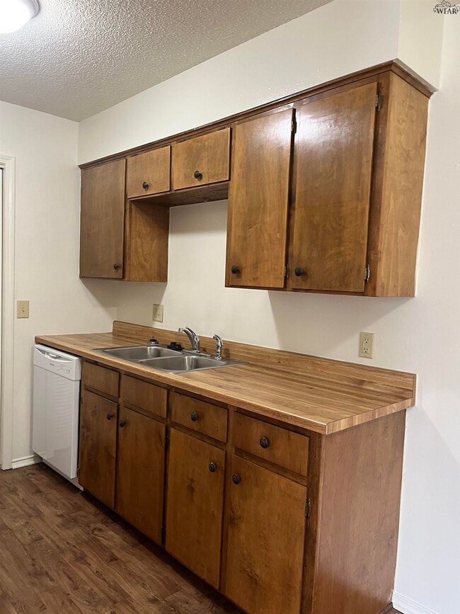 Building Photo - 4718 Brookdale Dr