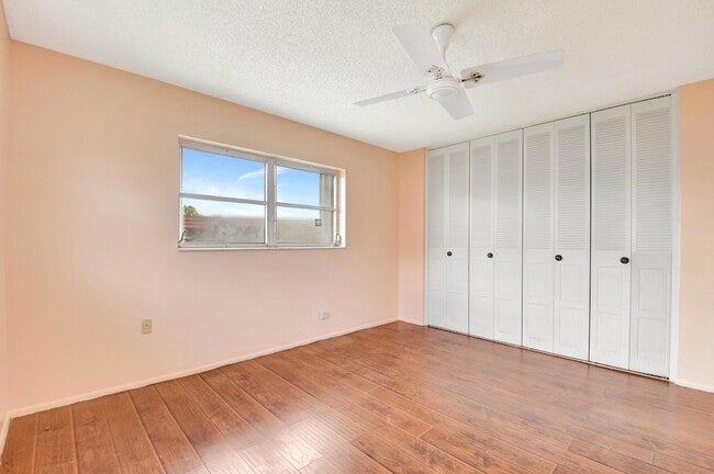 Building Photo - 5730 Fernley Dr E