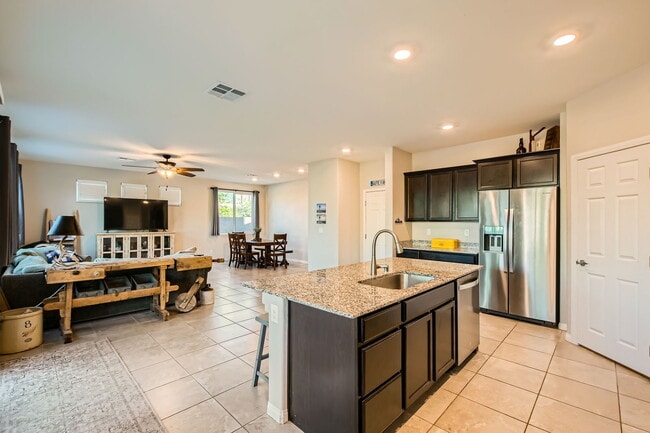 Building Photo - GATED 2-STORY HOME!