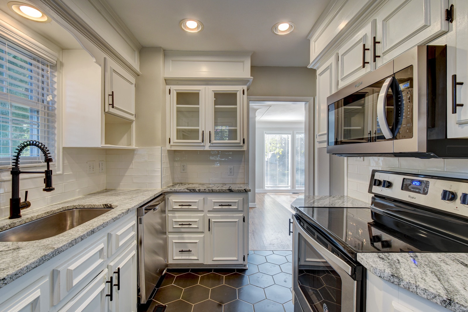 Building Photo - 5210 Rees St