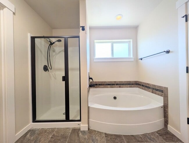 Building Photo - 3Bd/2.5Ba Lynnwood Home