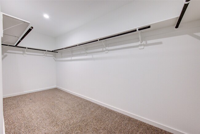 Building Photo - 29910 Ousel Falls Ln
