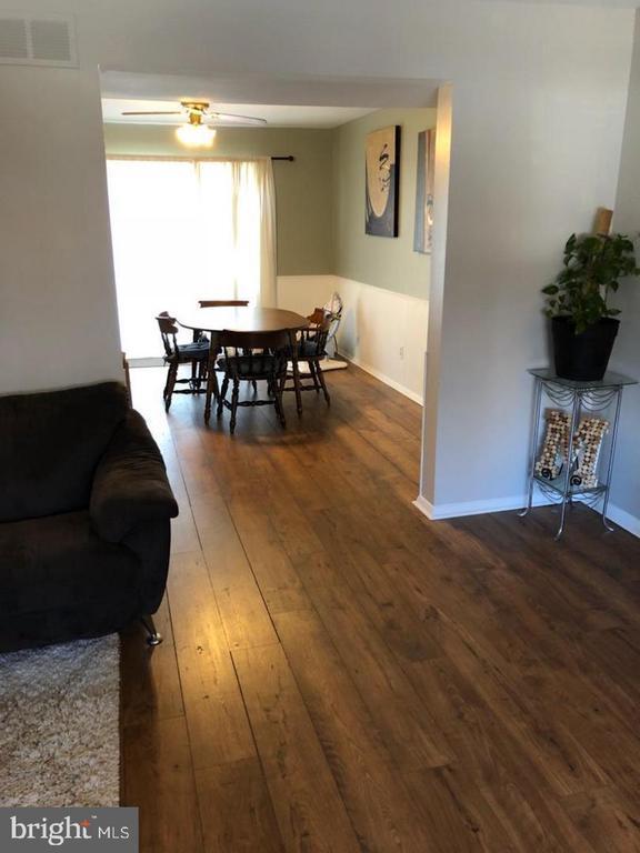 Building Photo - 425 Gatewood Ct