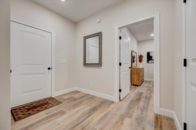 Building Photo - 9 Bouchard Ct