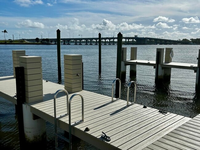 Building Photo - 2840 S Ocean Blvd