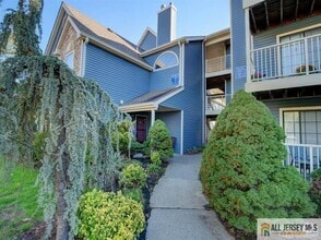 Building Photo - 105 Longfield Ct