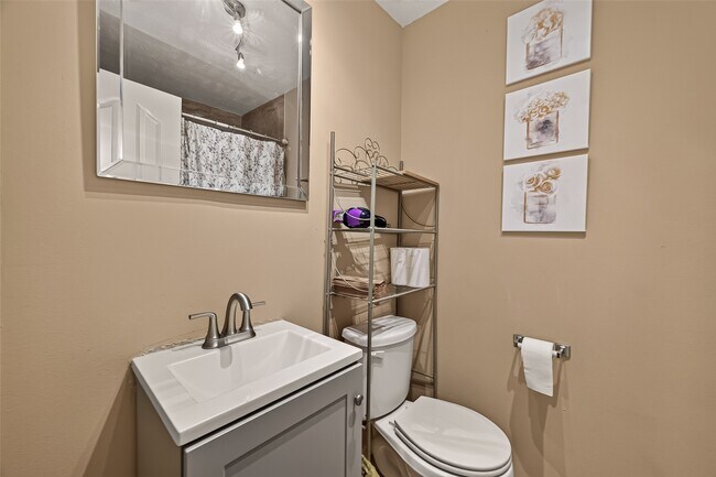 Building Photo - 6518 Palo Duro Dr