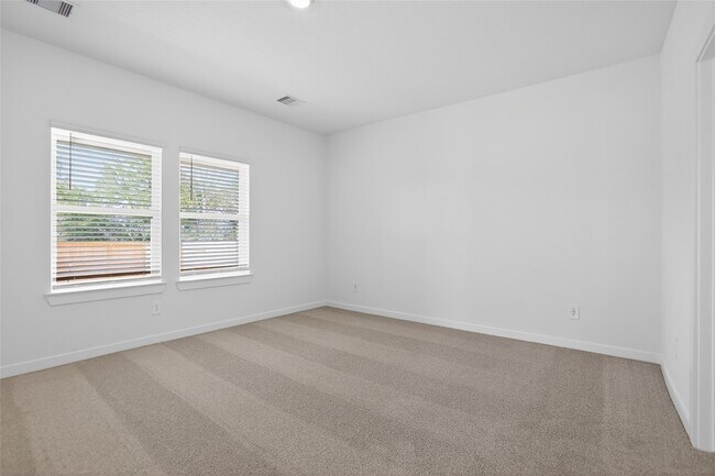 Building Photo - 422 Gram Hl Dr