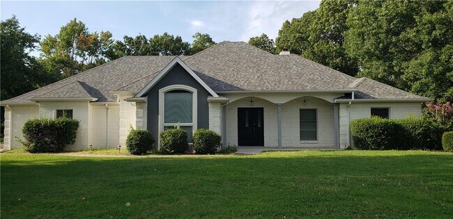 Primary Photo - 55 Stonehenge Dr