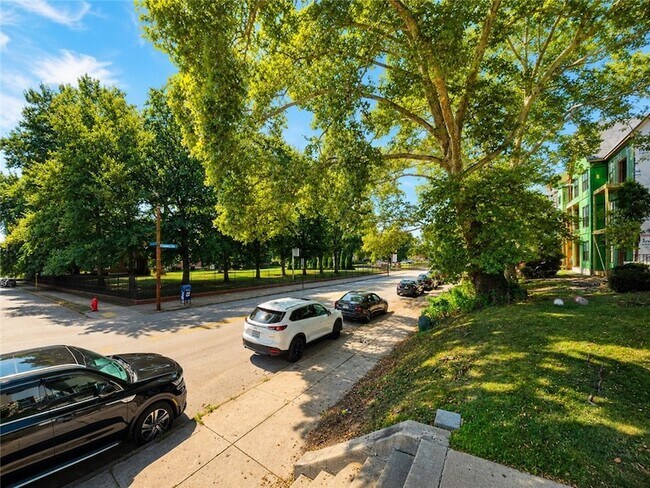 Building Photo - 735 N Highland Ave