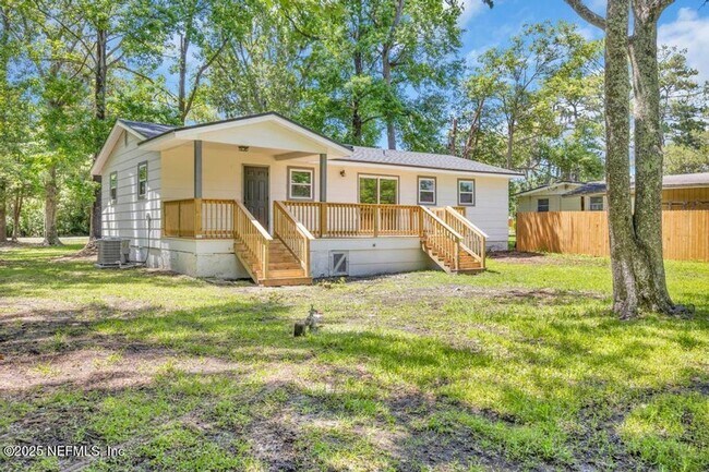 Building Photo - Waterfront 3 BR 2 BA Remodeled Rental Home