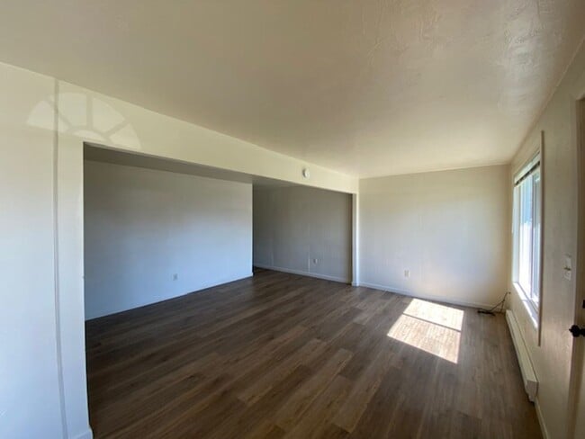 Building Photo - 55 E St