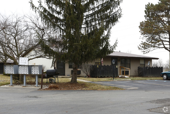 Building Photo - Pine Grove Apartments