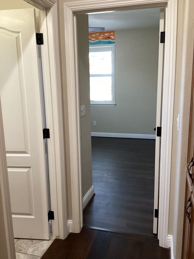 Building Photo - Beautiful Newer Rice Ranch Single Story Ho...