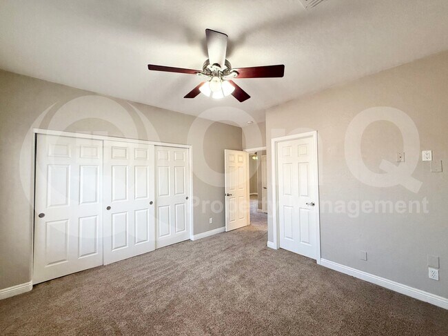 Building Photo - 2049 W Periwinkle Way