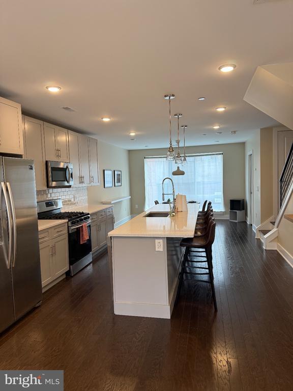 Building Photo - 1651 E Eyre St