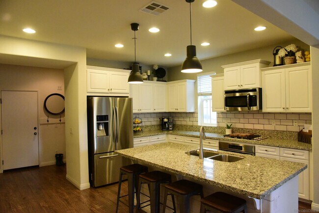 Building Photo - 507 Moonlight Dr