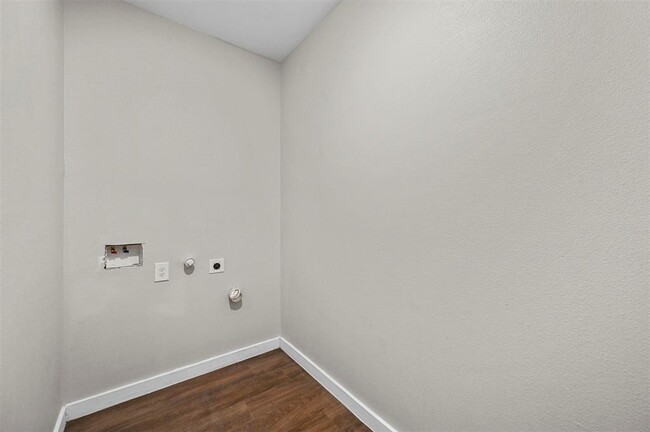 Building Photo - 4615 Cherbourg St