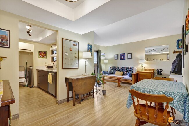 Building Photo - South Anchorage 2 bed/2 bath Condo with Garage and In Unit Laundry