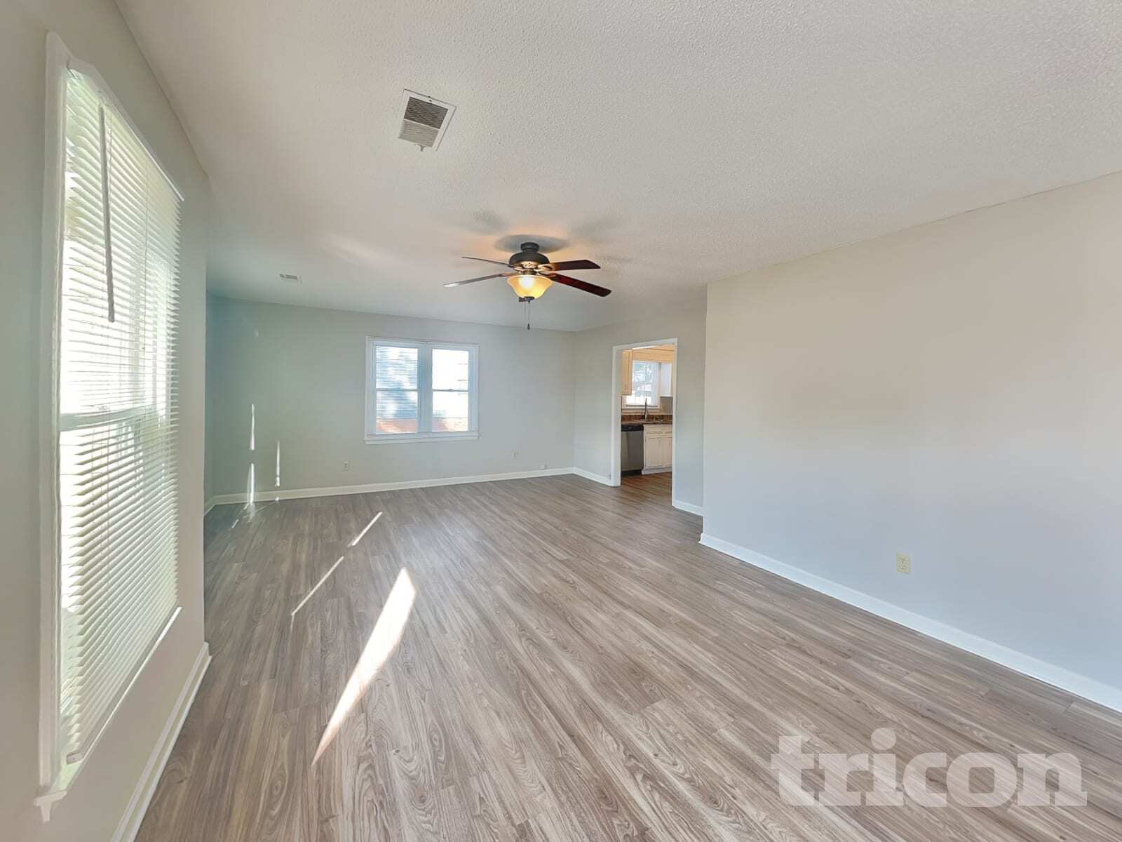 Building Photo - 812 N Royal Tower Dr