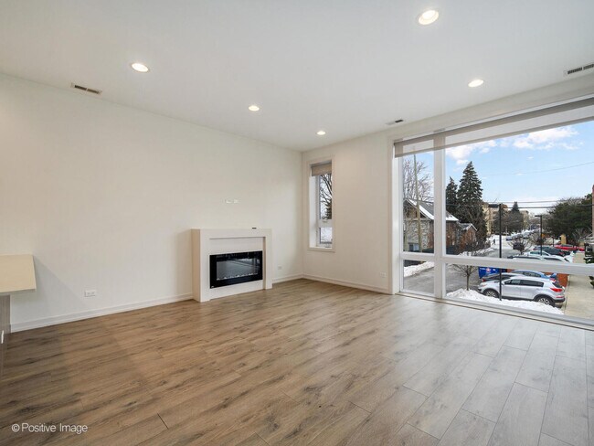 Building Photo - 4111 N Narragansett Ave