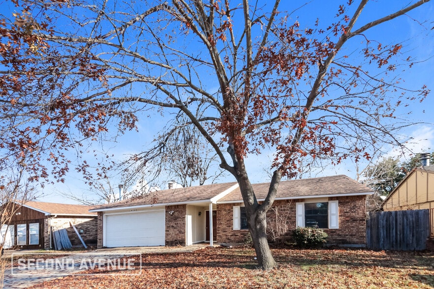 Building Photo - 416 Woodcrest Way