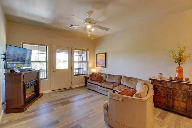 Building Photo - 2373 Quarter Horse Trl