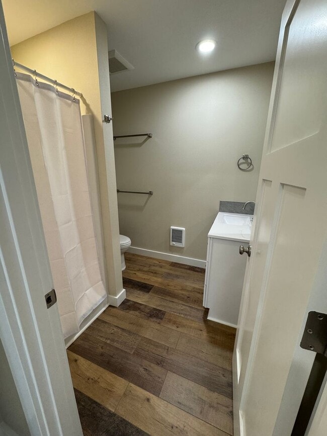 Building Photo - New ADU style apartment  in NE Bend