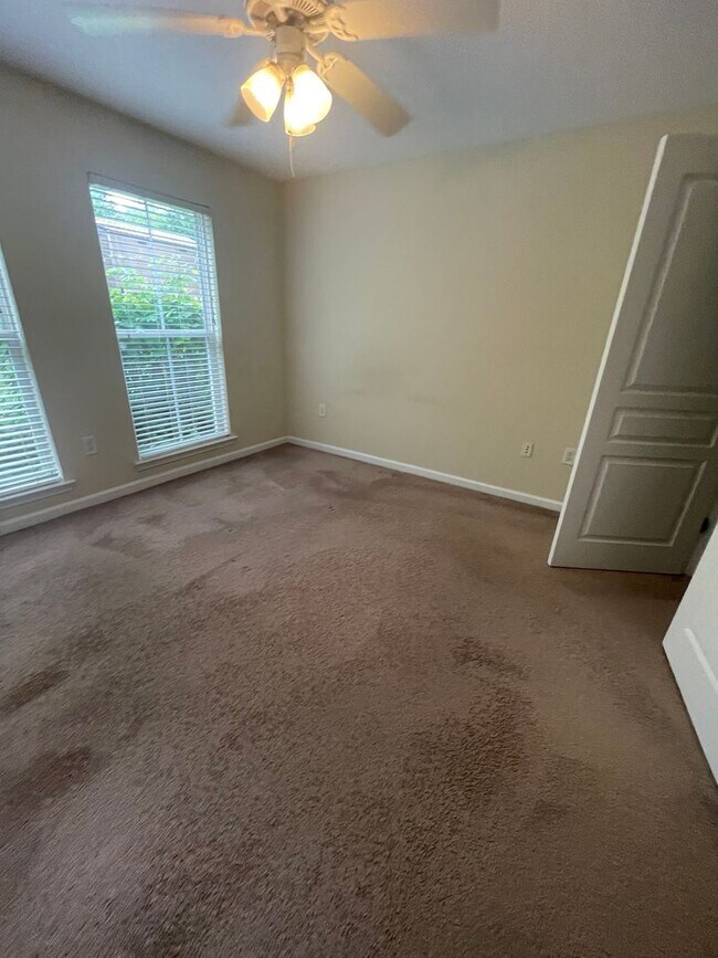 Building Photo - 14-1413 Ordonez